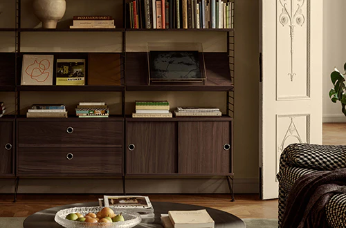 Stringhyller til stuen